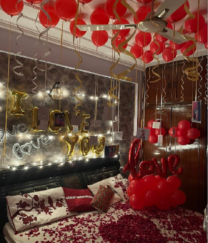 Romantic Couple Theme Room Decoration